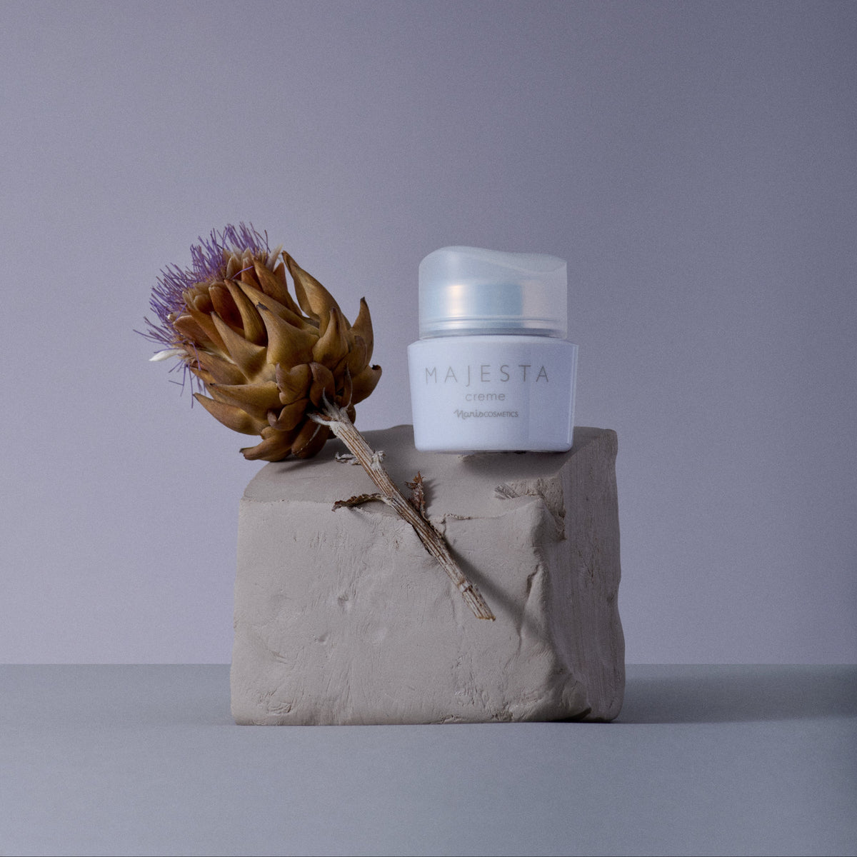 Антивіковий та зволожуючий крем для шкіри Creme · Majesta
