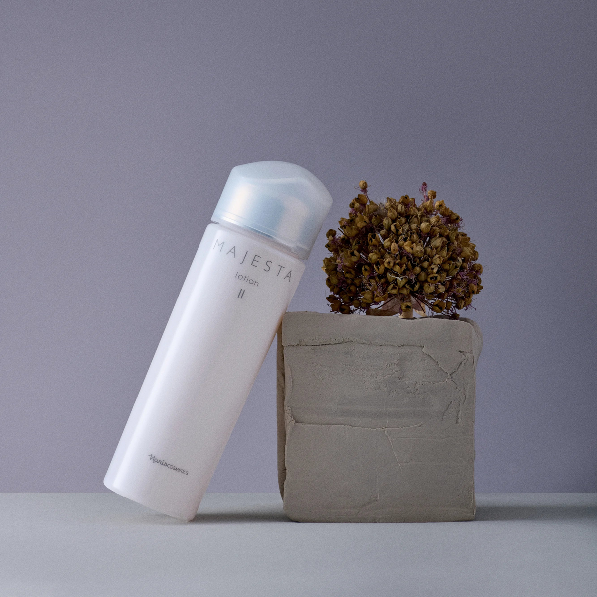 Зволожуючий лосьйон для нормальної та сухої шкіри Lotion II 180 мл · Majesta