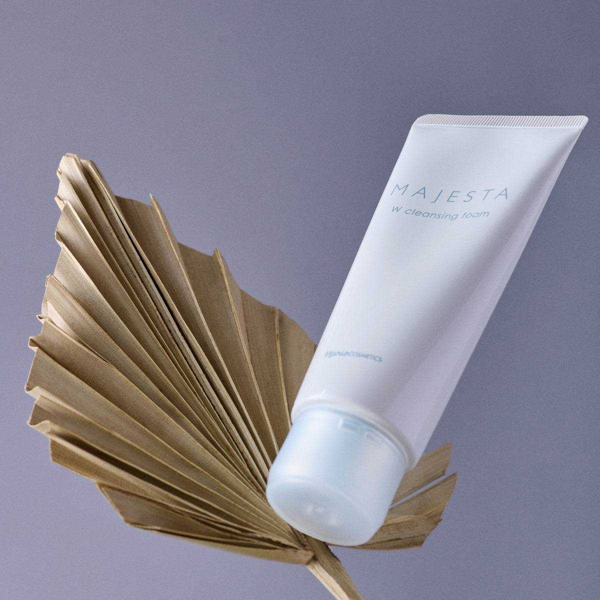 Очищуюча пінка для вмивання W Cleansing Foam · Majesta