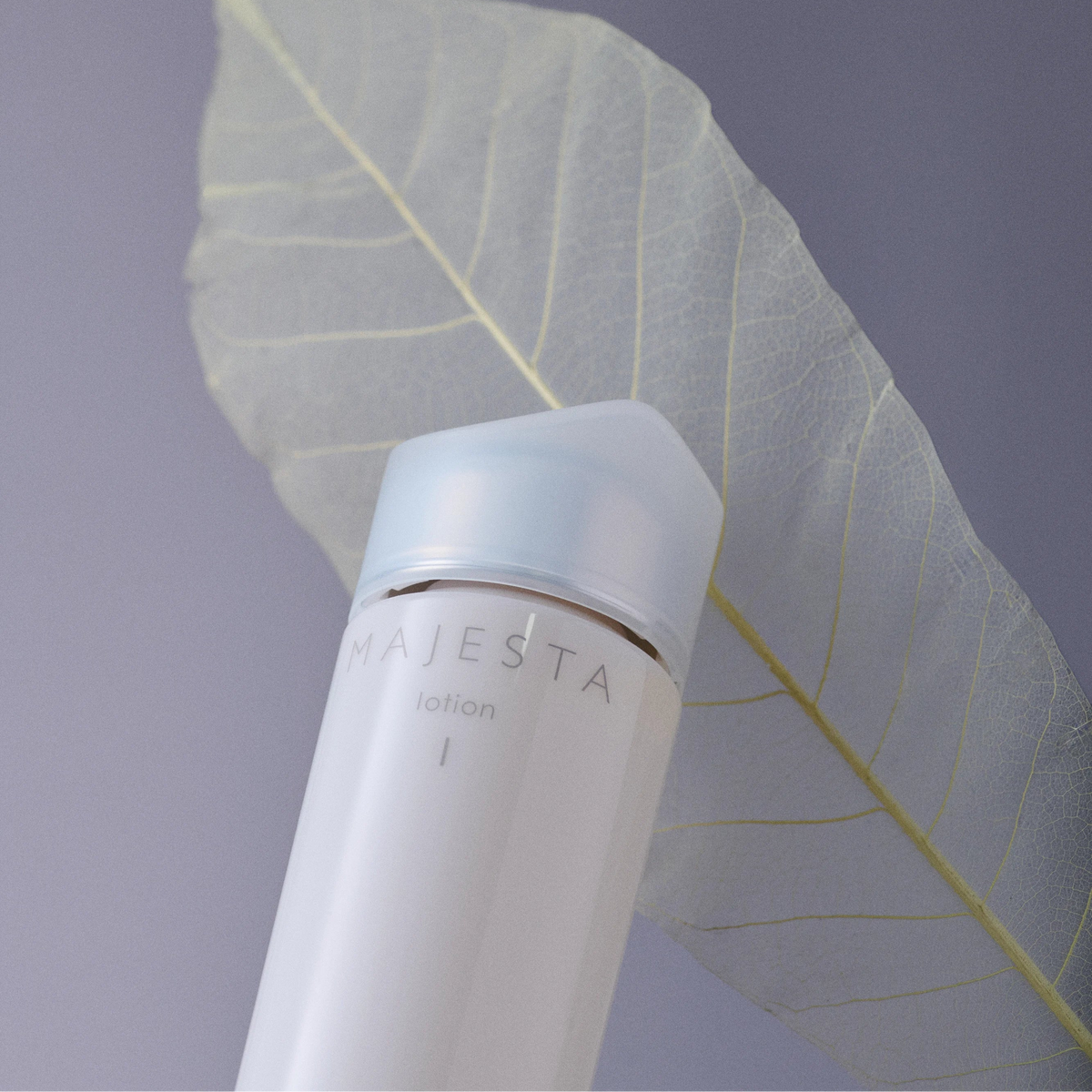 Зволожуючий лосьйон для нормальної та жирної шкіри Lotion I · Majesta